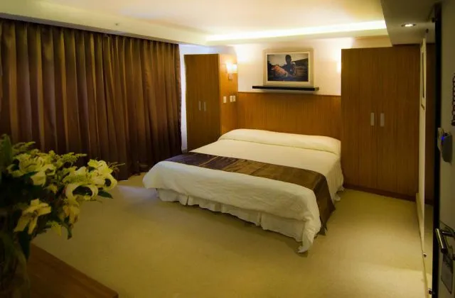 Weston Suite Hotel Santo Domingo habitacion cama king size